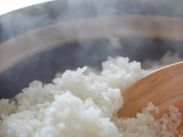 Steamed Rice (L).